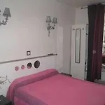 Camelia Prestige - Place De La Nation Hotel