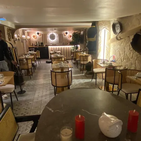 Camelia Prestige - Place De La Nation Hotel