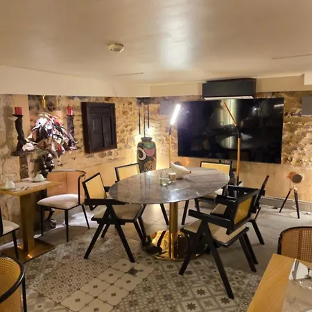 Camelia Prestige - Place De La Nation Hotel 2*