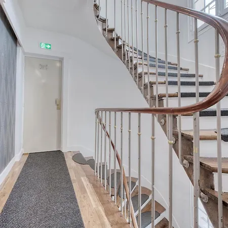 Camelia Prestige - Place De La Nation 2*