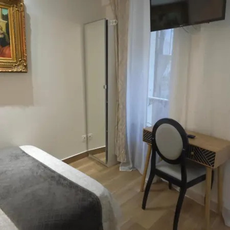 Hotel Camelia Prestige - Place De La Nation 2*
