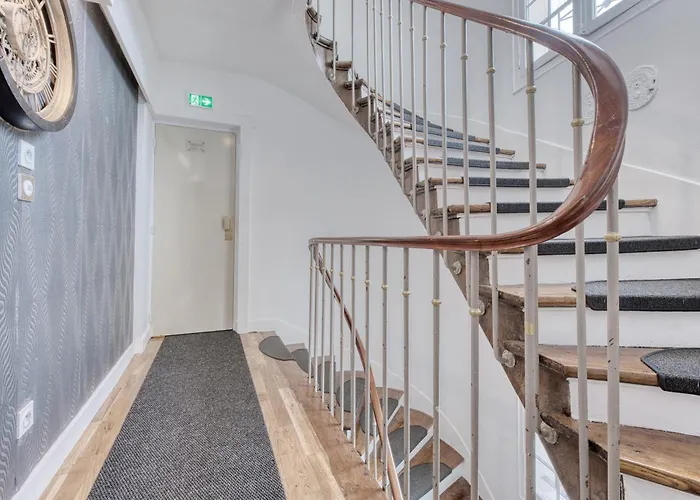 Camelia Prestige - Place De La Nation 2*