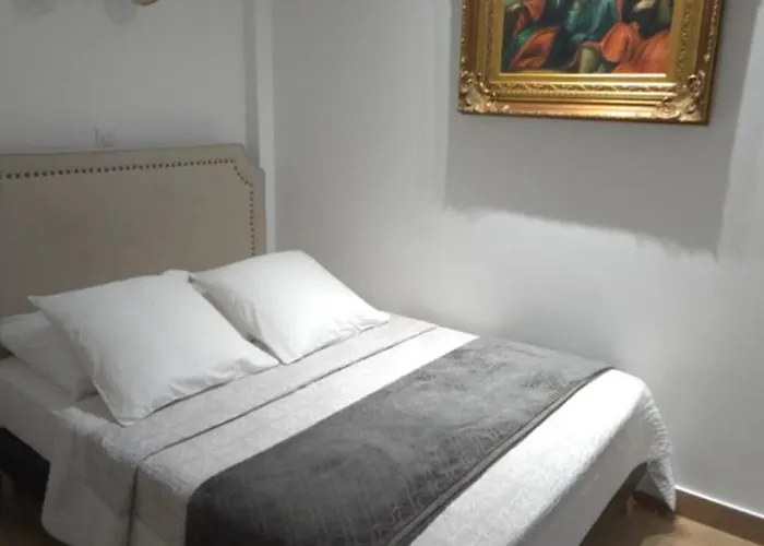 Camelia Prestige - Place De La Nation Hotel 2*