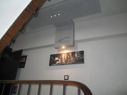 Camelia Prestige - Place De La Nation Hotel