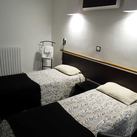 Hotel Camelia Prestige - Place De La Nation 2*