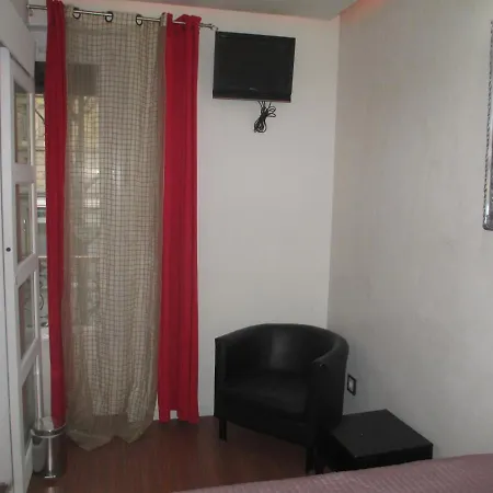 Camelia Prestige - Place De La Nation Hotel 2*